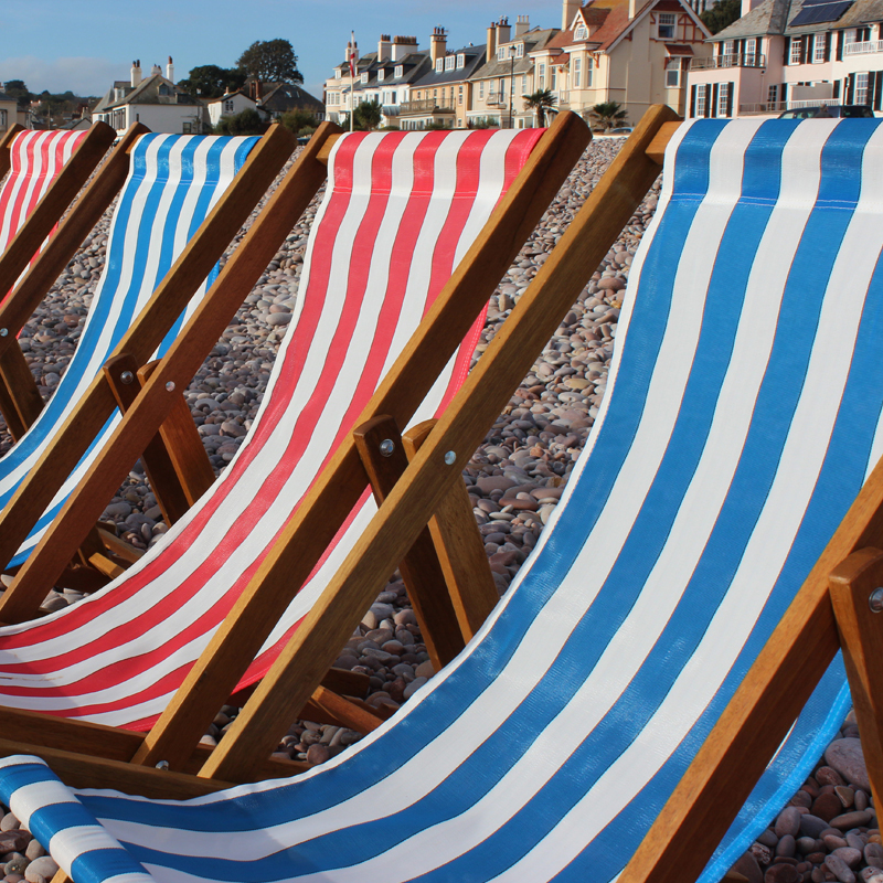 Traditional Red Striped Deckchair 2